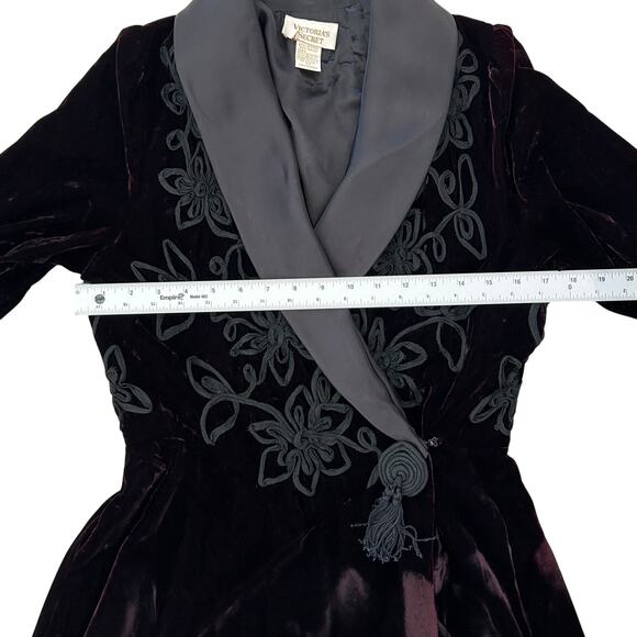 Vintage Victoria's Secret Gold Label Velvet Robe Wrap Sz. Medium with Flaws - Picture 8 of 15